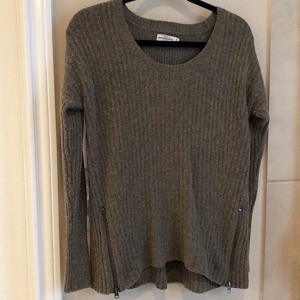 A&F Sweater Zipper detail